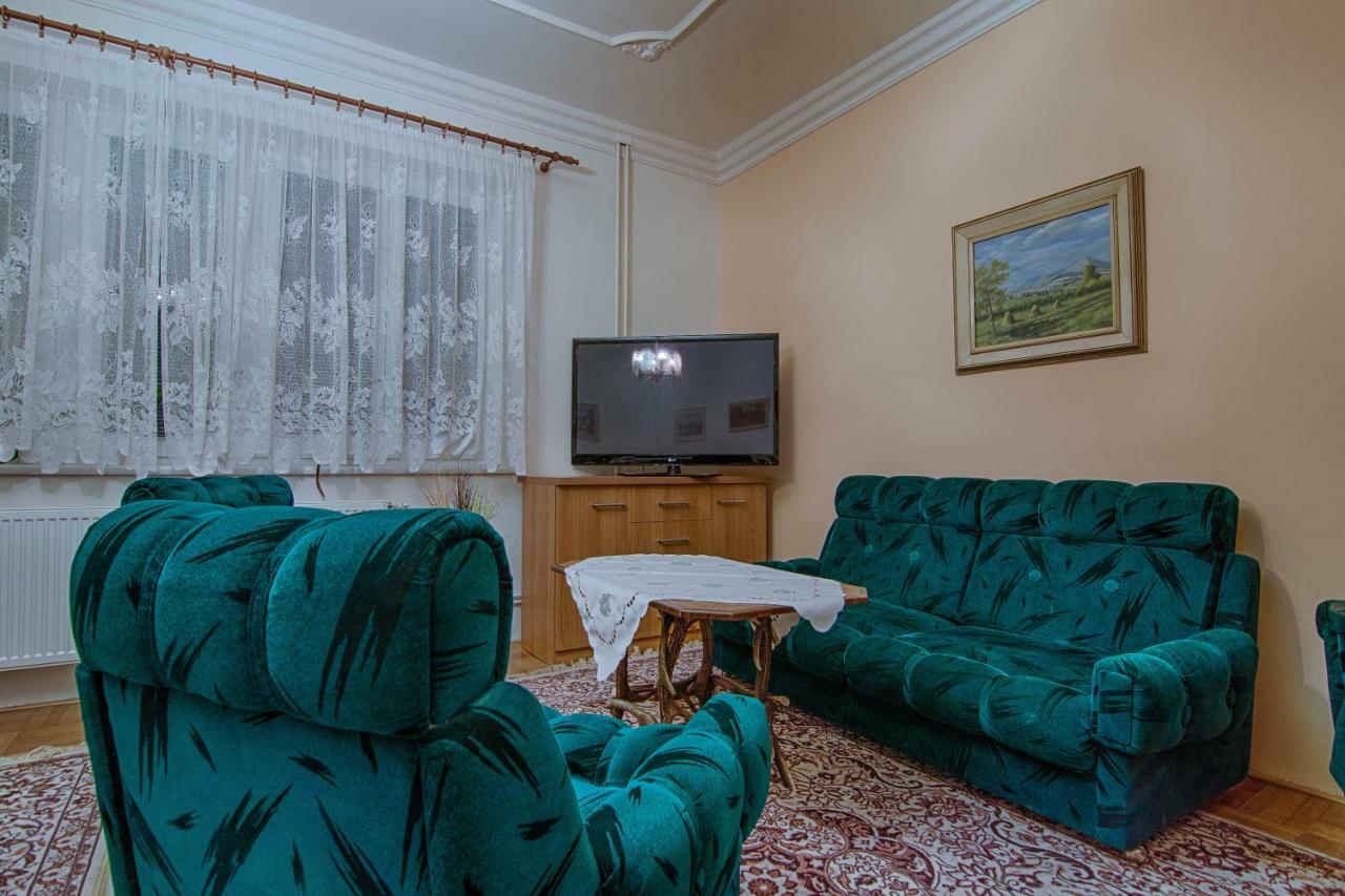Pod Svatym Kopeckem Apartment Mikulov Bagian luar foto