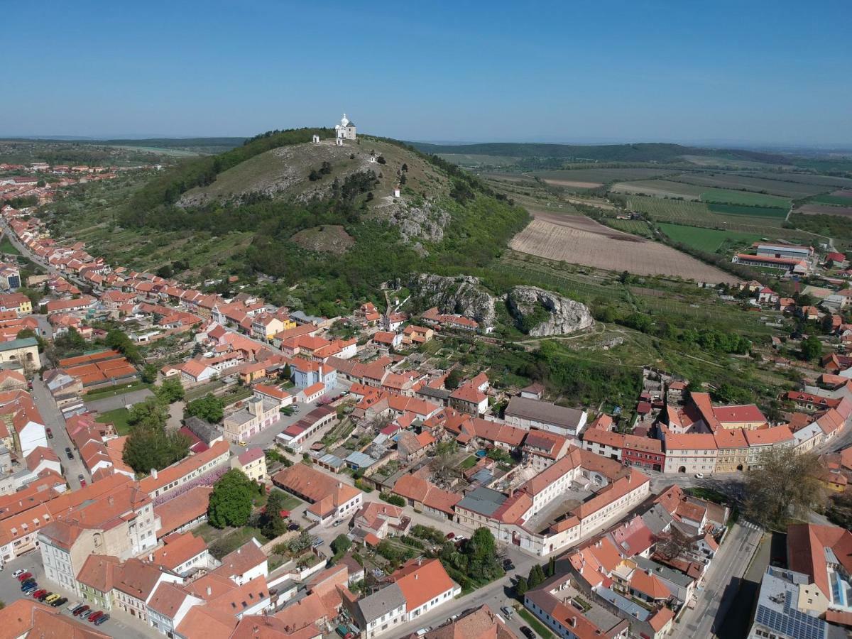 Pod Svatym Kopeckem Apartment Mikulov Bagian luar foto