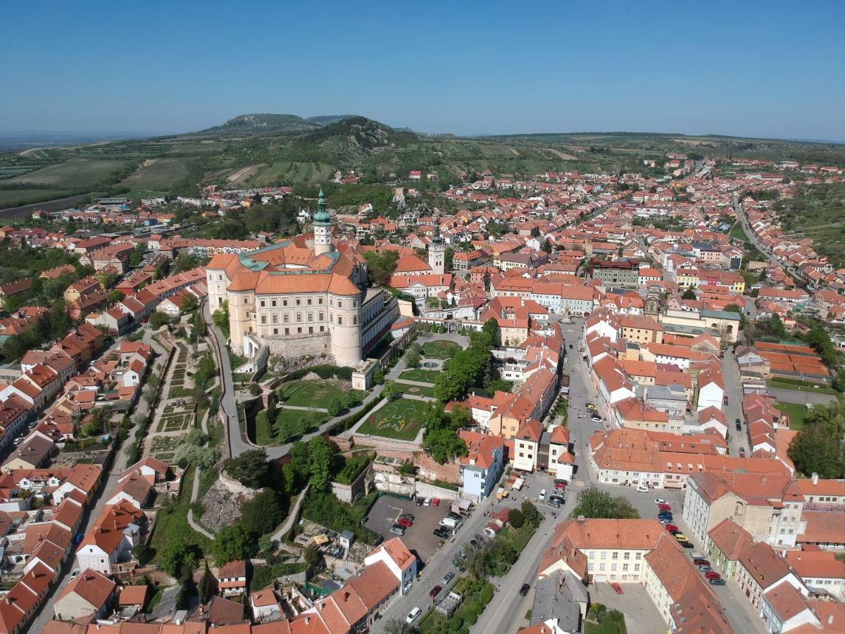 Pod Svatym Kopeckem Apartment Mikulov Bagian luar foto